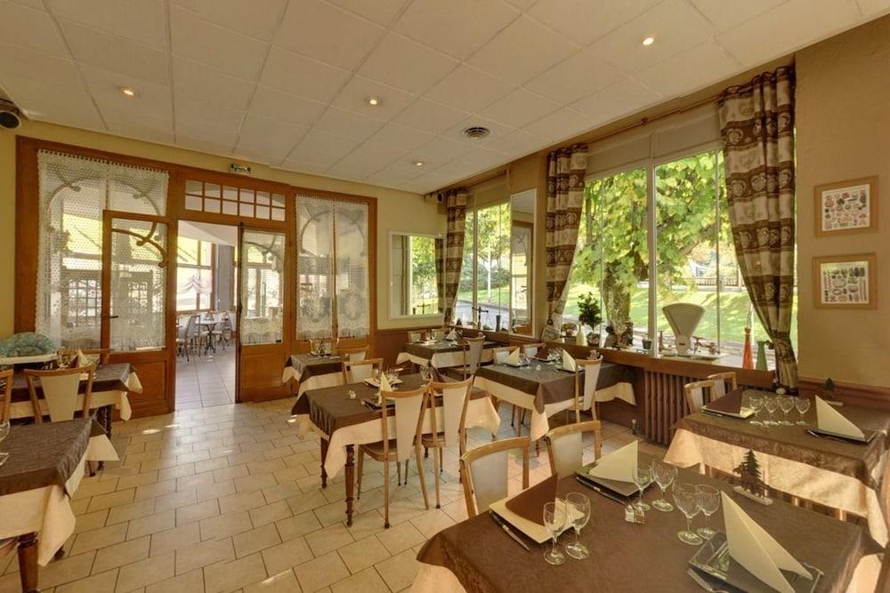 Hotel Au Val Doré La Bourboule Exterior foto